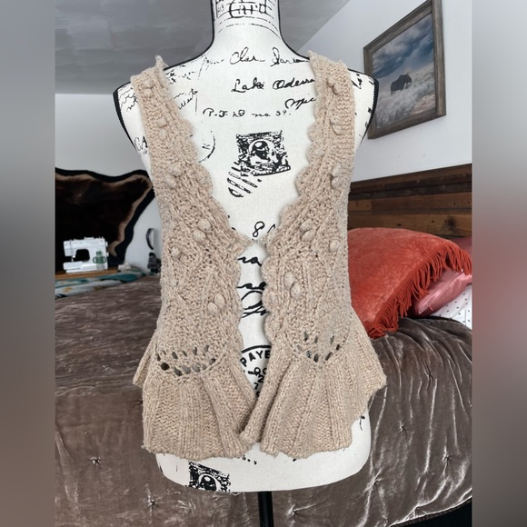 gimmicks by BKE Jackets & Coats Gimmicks By Bke Crochet Vest Top